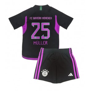 Maillot de foot Bayern Munich Thomas Muller #25 Extérieur enfant 2023-24 Manches Courte (+ pantalon court)